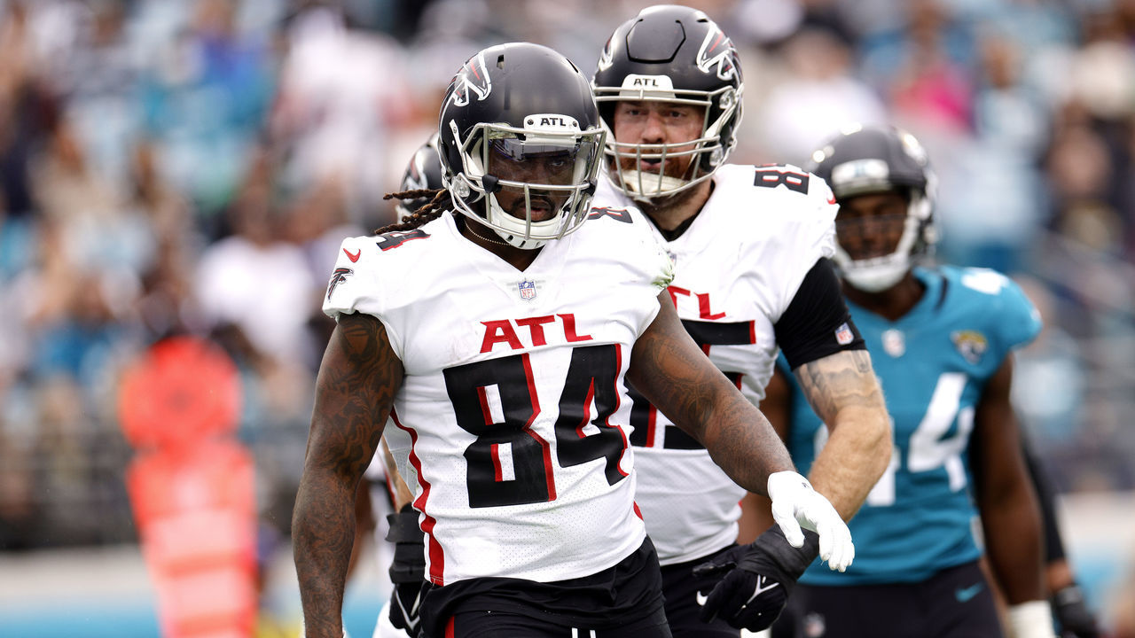 JACKSONVILLE, FLORIDA - NOVEMBER 28: Cordarrelle Patterson #84 of the Atlanta Falcons reacts after running for a touchdown against the Jacksonville Jaguars in the second quarter at TIAA Bank Field on November 28, 2021 in Jacksonville, Florida.