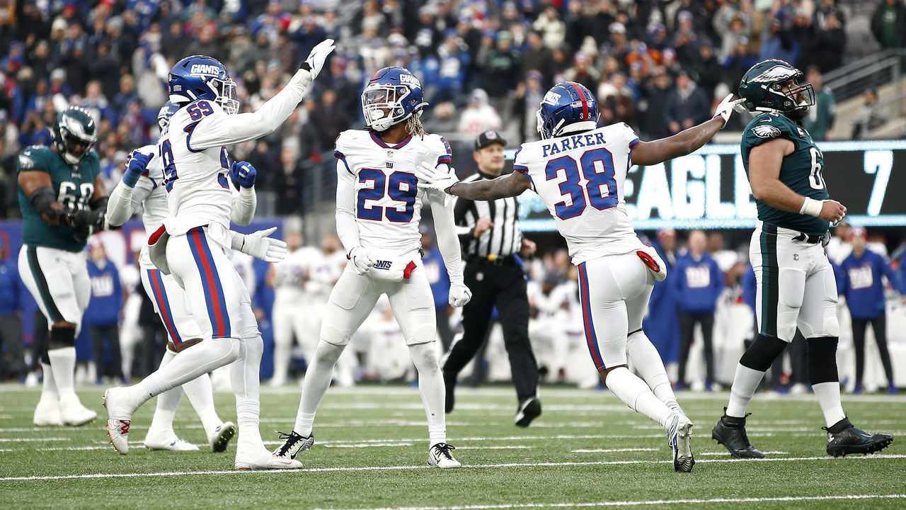 Giants' Defense Smothers Eagles 13-7, Gets 3 Picks – NBC New York