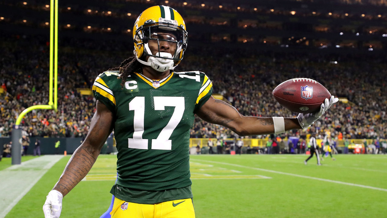GREEN BAY, WISCONSIN - NOVEMBER 28: Davante Adams #17 of the Green Bay Packers celebrates after a catch during the second quarter against the Los Angeles Rams at Lambeau Field on November 28, 2021 in Green Bay, Wisconsin.