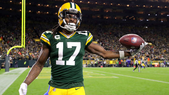 GREEN BAY, WISCONSIN - NOVEMBER 28: Davante Adams #17 of the Green Bay Packers celebrates after a catch during the second quarter against the Los Angeles Rams at Lambeau Field on November 28, 2021 in Green Bay, Wisconsin.