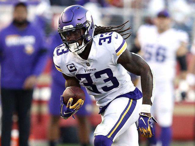 SANTA CLARA, CALIFORNIA - NOVEMBER 28: Dalvin Cook #33 of the Minnesota Vikings runs with the ball against the San Francisco 49ers in the third quarter at Levi's Stadium on November 28, 2021 in Santa Clara, California.