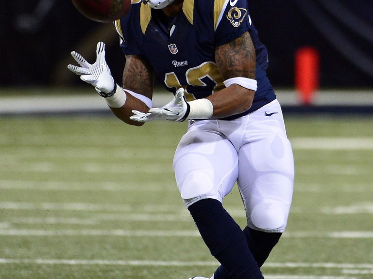 VIDEO: Rams' Stedman Bailey catches football in backflip | theScore.com