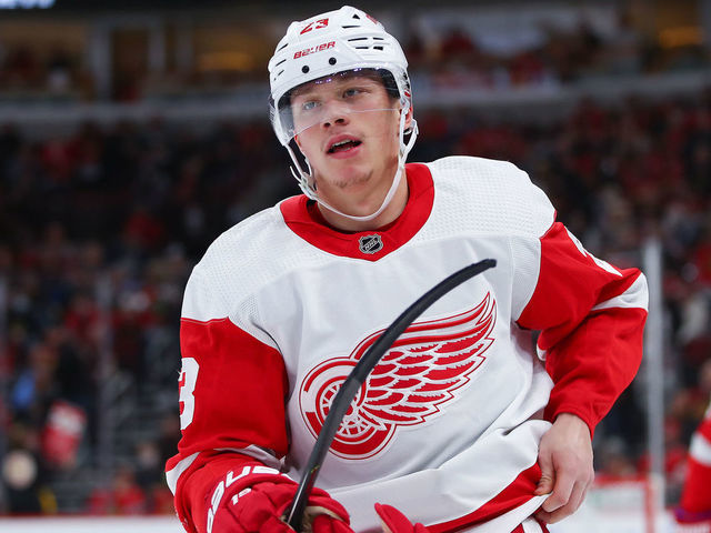 CHICAGO, IL - OCTOBER 24: Detroit Red Wings Right Wing Lucas Raymond (23) looks on during a game between the Chicago Blackhawks and the Detroit Red Wings on October 24, 2021 at the United Center in Chicago, IL.