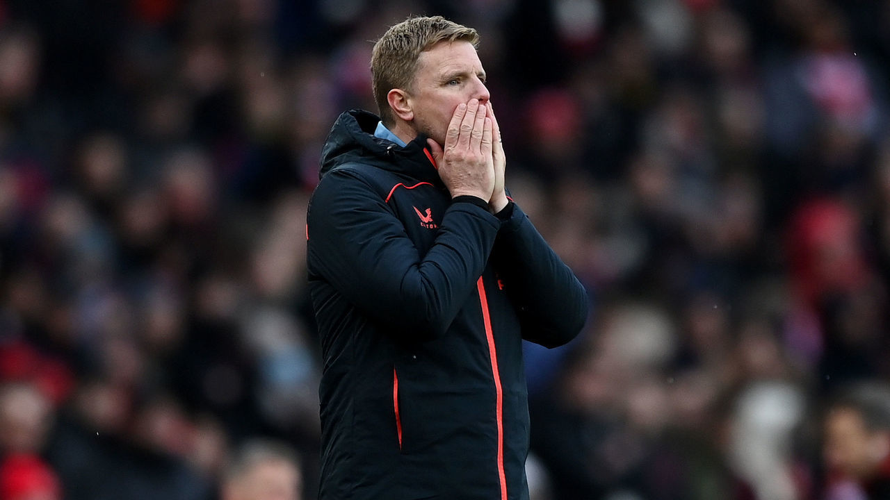 LONDON, ENGLAND - NOVEMBER 27: Eddie Howe, Manager of Newcastle United reacts during the Premier League match between Arsenal and Newcastle United at Emirates Stadium on November 27, 2021 in London, England.