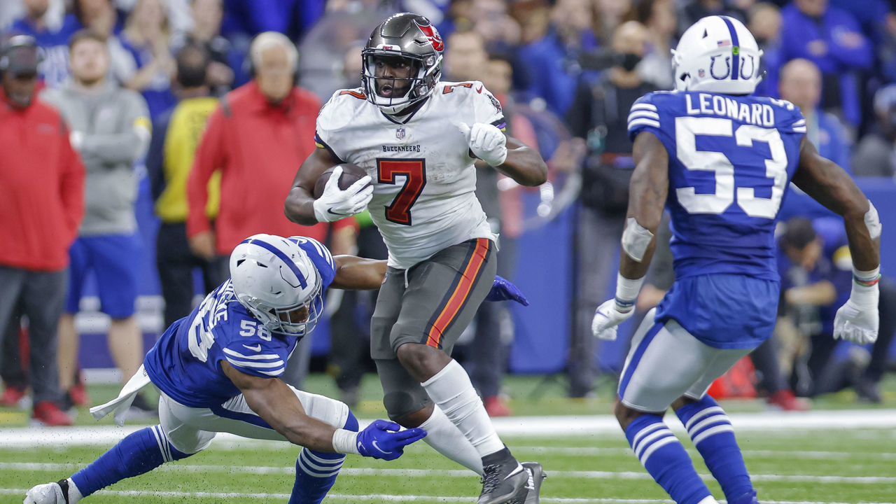 INDIANAPOLIS, IN - NOVEMBER 28: Leonard Fournette #7 of the Tampa Bay Buccaneers runs the ball during the game against the Indianapolis Colts at Lucas Oil Stadium on November 28, 2021 in Indianapolis, Indiana.