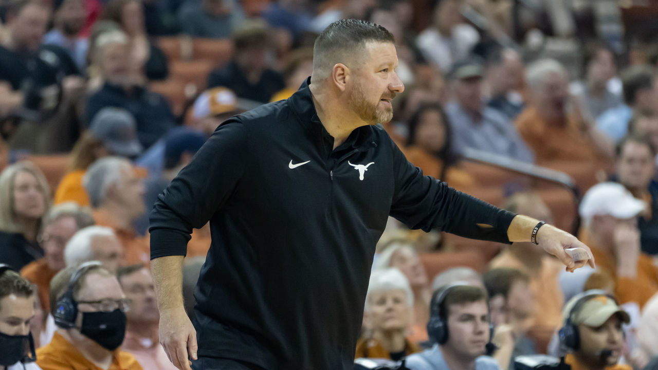 AUSTIN, TX - NOVEMBER 17: Texas Longhorns head coach Chris Beard talks to his players from the bench during the game between the Texas Longhorns and the Northern Colorado Bears on November 17, 2021, at Frank Erwin Center in Austin, TX.
