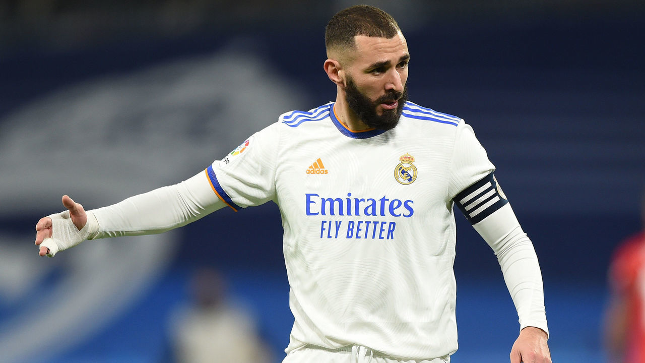 MADRID, SPAIN - NOVEMBER 28: Karim Benzema of Real Madrid reacts during the La Liga Santander match between Real Madrid CF and Sevilla FC at Estadio Santiago Bernabeu on November 28, 2021 in Madrid, Spain.