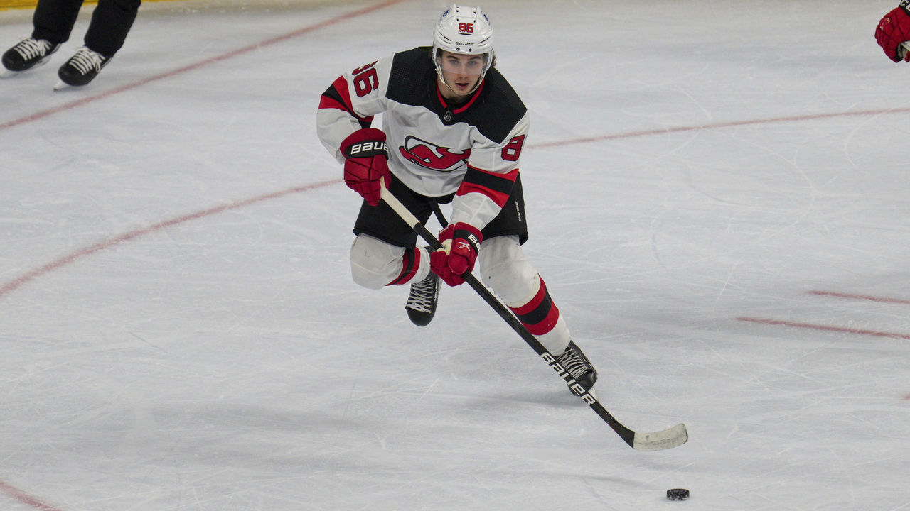 PHILADELPHIA, PA - MAY 10: New Jersey Devils Center Jack Hughes (86) looks to pass during the game between the New Jersey Devils and the Philadelphia Flyers on May 10, 2021 at Wells Fargo Center in Philadelphia, PA.