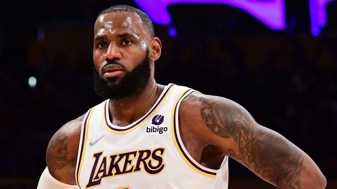 LOS ANGELES, CA - NOVEMBER 28: LeBron James #6 of the Los Angeles Lakers looks on during the game against the Detroit Pistons on November 28, 2021 at STAPLES Center in Los Angeles, California. NOTE TO USER: User expressly acknowledges and agrees that, by downloading and/or using this Photograph, user is consenting to the terms and conditions of the Getty Images License Agreement. Mandatory Copyright Notice: Copyright 2021 NBAE