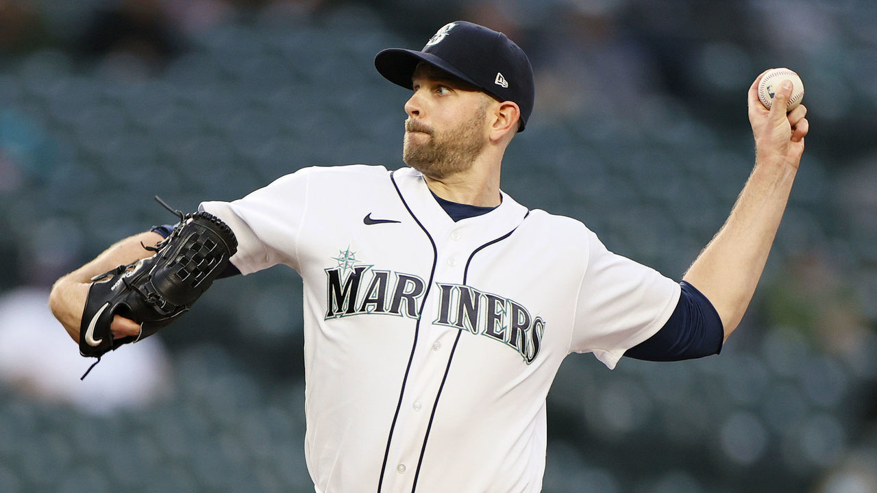 SEATTLE, WASHINGTON - APRIL 06: James Paxton #44 of the Seattle Mariners pitches in the first inning against the Chicago White Sox at T-Mobile Park on April 06, 2021 in Seattle, Washington.