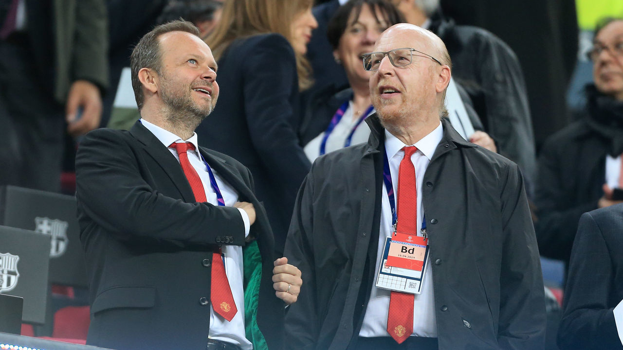 BARCELONA, SPAIN - APRIL 16: Man Utd Chief Executive Ed Woodward (L) talks to Man Utd co-owner Avram Glazer before the UEFA Champions League Quarter Final second leg match between FC Barcelona and Manchester United at Camp Nou on April 16, 2019 in Barcelona, Spain.
