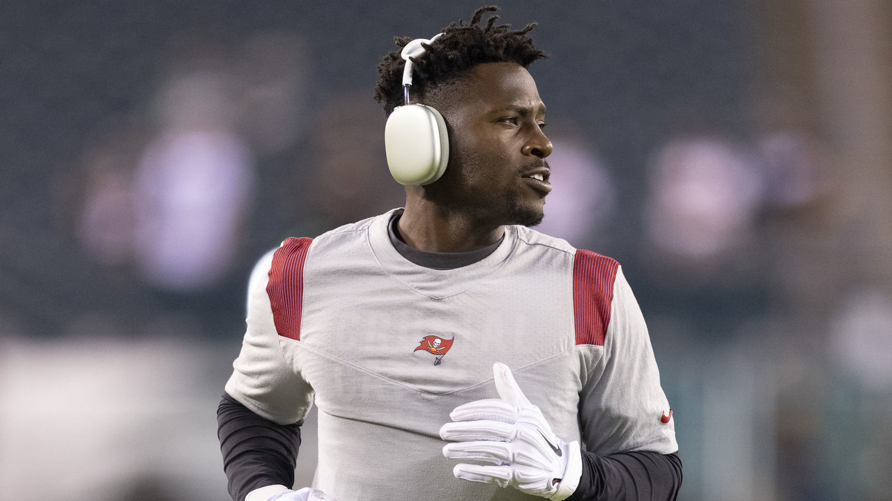 PHILADELPHIA, PA - OCTOBER 14: Antonio Brown #81 of the Tampa Bay Buccaneers looks on prior to the game against the Philadelphia Eagles at Lincoln Financial Field on October 14, 2021 in Philadelphia, Pennsylvania.