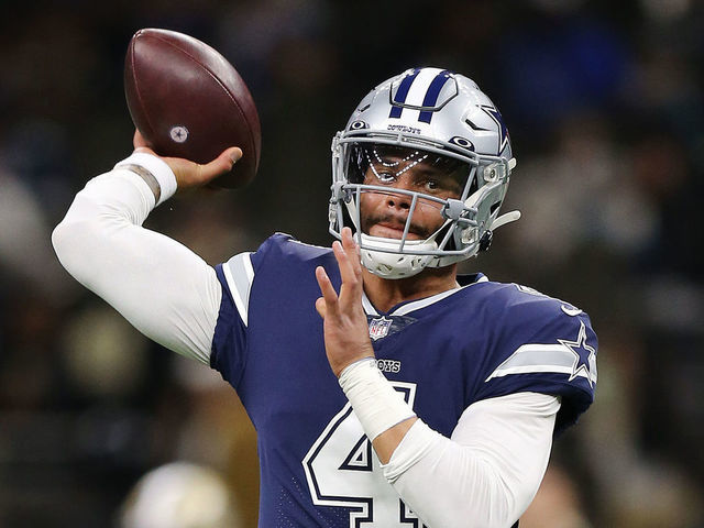 NEW ORLEANS, LOUISIANA - DECEMBER 02: Dak Prescott #4 of the Dallas Cowboys warms up before the game against the New Orleans Saints at Caesars Superdome on December 02, 2021 in New Orleans, Louisiana.