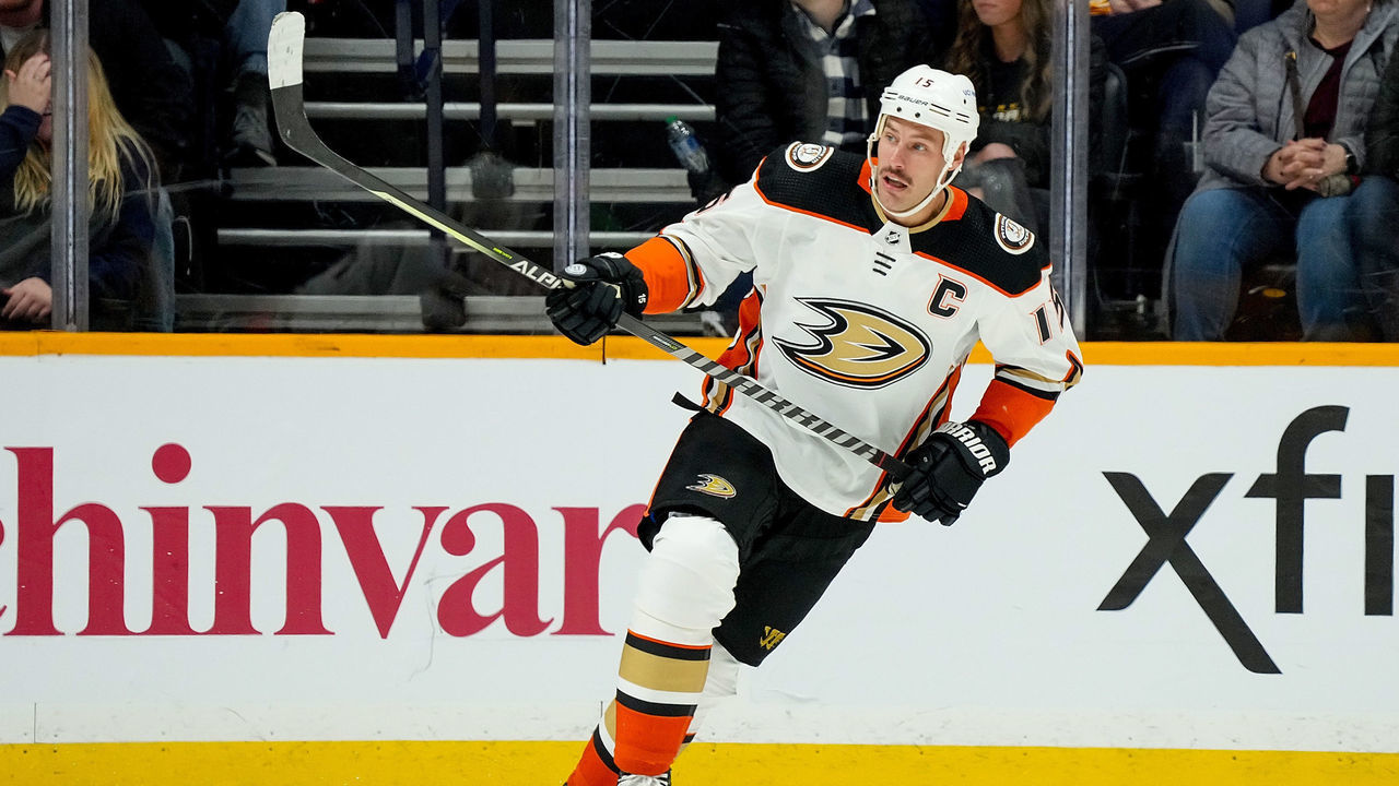NASHVILLE, TN - NOVEMBER 22: Ryan Getzlaf #15 of the Anaheim Ducks skates against the Nashville Predators during an NHL game at Bridgestone Arena on November 22, 2021 in Nashville, Tennessee.