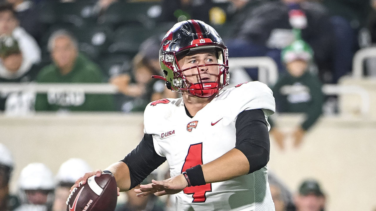 Western Kentucky QB Bailey Zappe breaks NCAA records in Boca