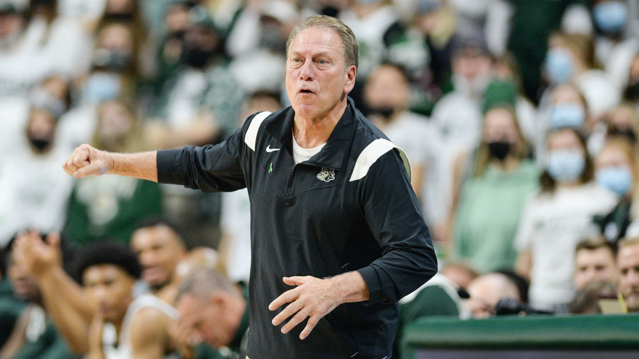 EAST LANSING, MI - DECEMBER 01: Michigan State Spartans head coach Tom Izzo questions the officiating during a college basketball game between the Michigan State Spartans and Louisville Cardinals on December 1, 2021 at the Breslin Student Events Center in East Lansing, MI.