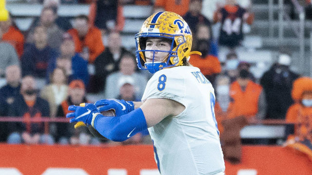 SYRACUSE, NY - NOVEMBER 27: Pittsburgh Panthers Quarterback Kenny Pickett (8) throws the ball during the first half of the College Football game between the Pittsburgh Panthers and the Syracuse Orange on November 27, 2021, at the Carrier Dome in Syracuse, NY.