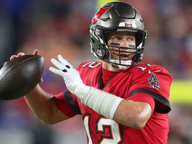 TAMPA, FL - NOVEMBER 22: Tampa Bay Buccaneers Quarterback Tom Brady (12) throws a pass during the regular season game between the New York Giants and the Tampa Bay Buccaneers on November 22, 2021 at Raymond James Stadium in Tampa, Florida.