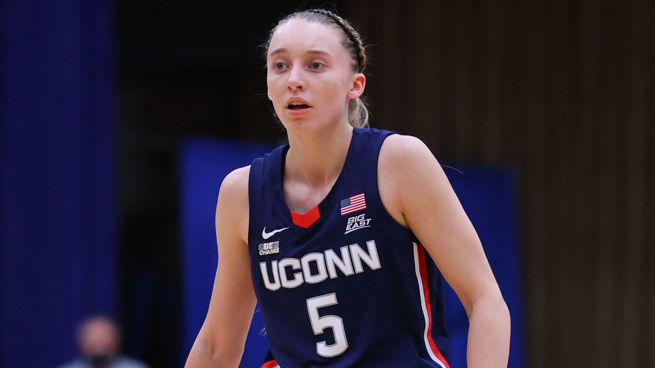 SOUTH ORANGE, NJ - DECEMBER 03: UConn Huskies guard Paige Bueckers (5) during the college basketball game between the Seton Hall Pirates and the UConn Huskies on December 3, 2021 at Walsh Gymnasium in South Orange, NJ.