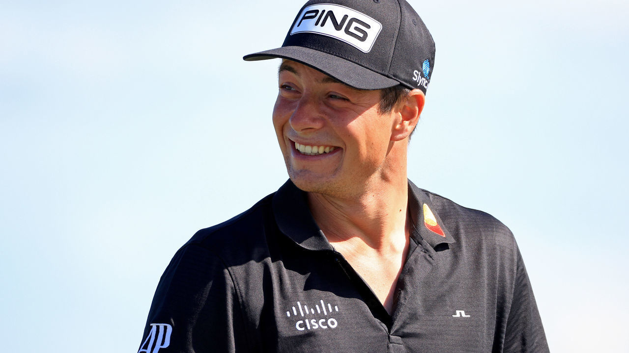 NASSAU, BAHAMAS - DECEMBER 02: Viktor Hovland of Norway warms up during the first round of the Hero World Challenge at Albany Golf Course on December 02, 2021 in Nassau, .