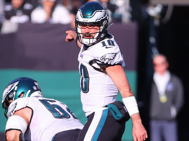 East Rutherford, New Jersey, USA. 5th Dec, 2021. Philadelphia Eagles  quarterback Gardner Minshew (10) warmup prior to game against the New York  Jets at MetLife Stadium in East Rutherford, New Jersey on