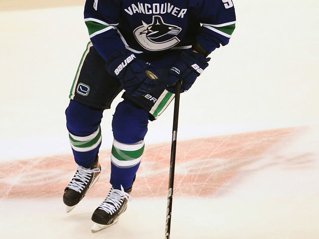 Report: Canucks' Kassian returns to the ice; targets post-Christmas return