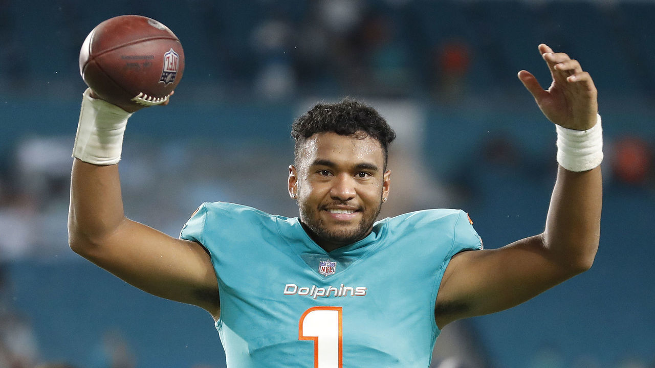 MIAMI GARDENS, FLORIDA - NOVEMBER 11: Tua Tagovailoa #1 of the Miami Dolphins celebrate after defeating the Baltimore Ravens 22-10 at Hard Rock Stadium on November 11, 2021 in Miami Gardens, Florida.