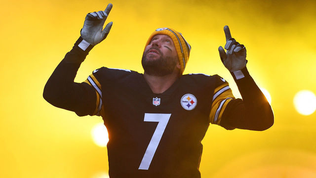 PITTSBURGH, PENNSYLVANIA - DECEMBER 05: Ben Roethlisberger #7 of the Pittsburgh Steelers takes the field during player introductions prior to the game against the Baltimore Ravens at Heinz Field on December 05, 2021 in Pittsburgh, Pennsylvania.