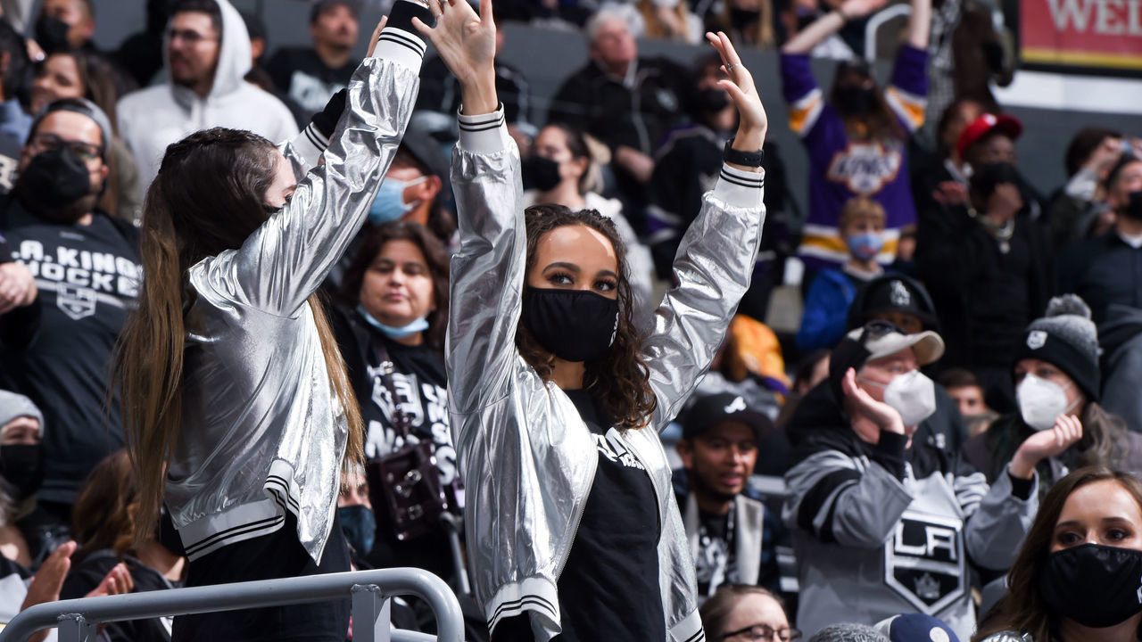 LOS ANGELES, CA - NOVEMBER 27: Los Angeles Kings fans cheering during the third period against the Ottawa Senators at STAPLES Center on November 27, 2021 in Los Angeles, California.