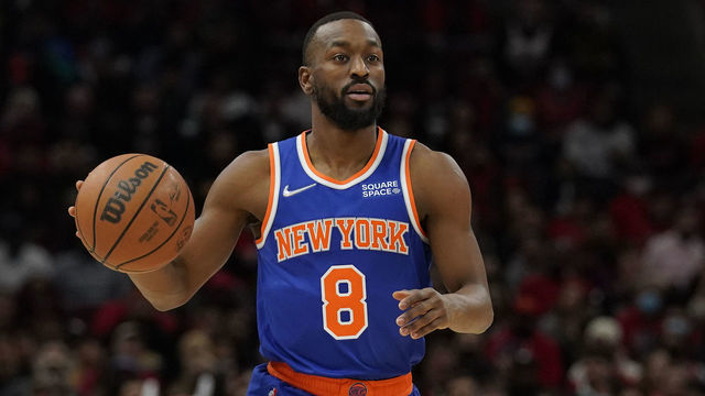 CHICAGO, ILLINOIS - NOVEMBER 21: Kemba Walker #8 of the New York Knicks dribbles the ball against the Chicago Bulls in the first half at United Center on November 21, 2021 in Chicago, Illinois.