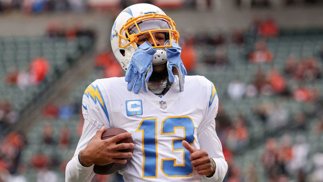 CINCINNATI, OHIO - DECEMBER 05: Keenan Allen #13 of the Los Angeles Chargers warms up before the game against the Cincinnati Bengals at Paul Brown Stadium on December 05, 2021 in Cincinnati, Ohio.