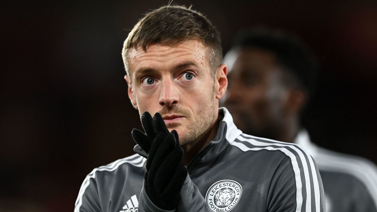 Leicester City's English striker Jamie Vardy warms up ahead of the English Premier League football match between Southampton and Leicester City at St Mary's Stadium in Southampton, southern England on December 1, 2021. - RESTRICTED TO EDITORIAL USE. No use with unauthorized audio, video, data, fixture lists, club/league logos or 'live' services. Online in-match use limited to 120 images. An additional 40 images may be used in extra time. No video emulation. Social media in-match use limited to 120 images. An additional 40 images may be used in extra time. No use in betting publications, games or single club/league/player publications.