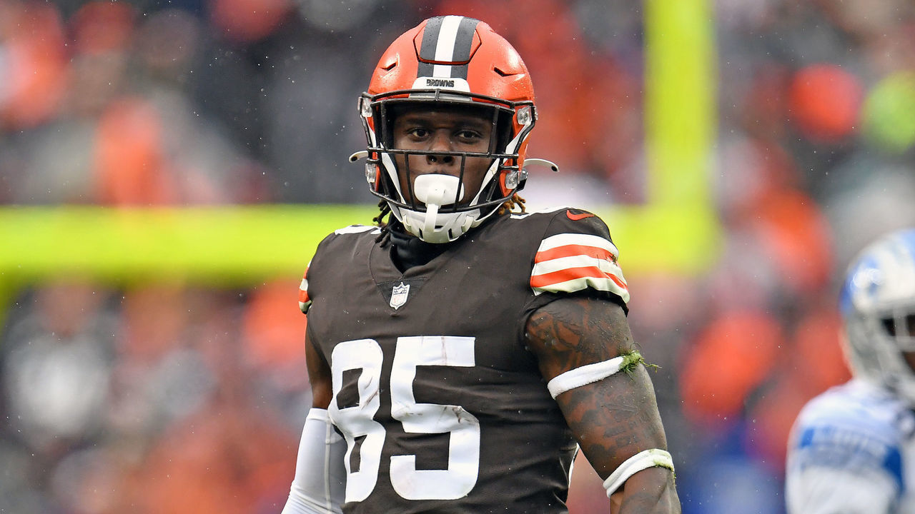 CLEVELAND, OHIO - NOVEMBER 21: Tight end David Njoku #85 of the Cleveland Browns pauses after a play during the first half against the Detroit Lions at FirstEnergy Stadium on November 21, 2021 in Cleveland, Ohio. The Browns defeated the Lions 13-10.