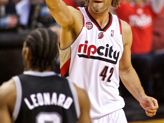 PHOTO: Proof that Robin Lopez is not Sideshow Bob (resemblance is uncanny though)