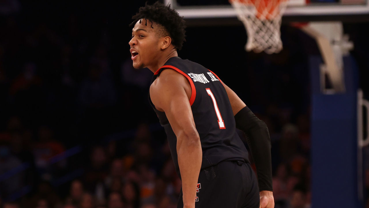 NEW YORK, NEW YORK - DECEMBER 07: Terrence Shannon Jr. #1 of the Texas Tech Red Raiders celebrates after hitting a basket against the Tennessee Volunteers during the 2021 Jimmy V Classic at Madison Square Garden on December 07, 2021 in New York City.