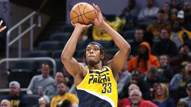 INDIANAPOLIS, INDIANA - DECEMBER 08: Myles Turner #33 of the Indiana Pacers shoots the ball against the New York Knicks at Gainbridge Fieldhouse on December 08, 2021 in Indianapolis, Indiana.