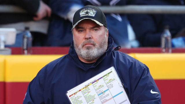KANSAS CITY, MO - NOVEMBER 21: Dallas Cowboys head coach Mike McCarthy before an NFL football game between the Dallas Cowboys and Kansas City Chiefs on Nov 21, 2021 at GEHA Field at Arrowhead Stadium in Kansas City, MO.