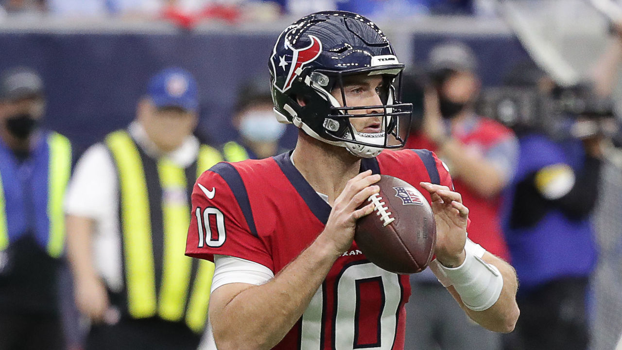 HOUSTON, TEXAS - DECEMBER 05: Davis Mills #10 of the Houston Texans passes against the Indianapolis Colts during the second half at NRG Stadium on December 05, 2021 in Houston, Texas.