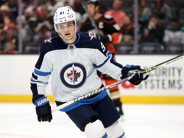 Jets loan Perfetti to Canada's world junior selection camp | theScore.com