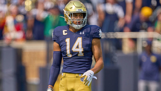 SOUTH BEND, IN - SEPTEMBER 11: Notre Dame Fighting Irish safety Kyle Hamilton (14) looks on during a game between the Notre Dame Fighting Irish and the Toledo Rockets on September 11, 2021 at Notre Dame Stadium, in South Bend, IN.