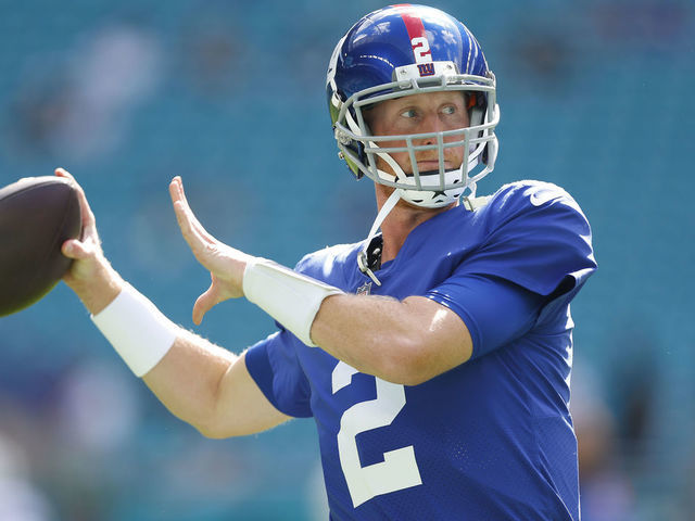 New York Giants quarterback Mike Glennon (2) warms up before an