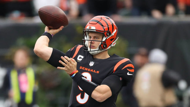 CINCINNATI, OH - DECEMBER 05: Cincinnati Bengals quarterback Joe Burrow (9) warms up before the game against the Los Angeles Chargers and the Cincinnati Bengals on December 5, 2021, at Paul Brown Stadium in Cincinnati, OH.