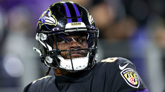 BALTIMORE, MARYLAND - NOVEMBER 28: Lamar Jackson #8 of the Baltimore Ravens warms up during a game against the Cleveland Browns at M&T Bank Stadium on November 28, 2021 in Baltimore, Maryland.