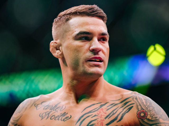LAS VEGAS, NEVADA - DECEMBER 11: Dustin Poirier prepares for his lightweight title fight against Charles Oliveira of Brazil during the UFC 269 event at T-Mobile Arena on December 11, 2021 in Las Vegas, Nevada.