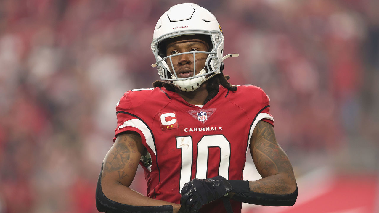 GLENDALE, ARIZONA - OCTOBER 24: Wide receiver DeAndre Hopkins #10 of the Arizona Cardinals during the NFL game at State Farm Stadium on October 24, 2021 in Glendale, Arizona. The Cardinals defeated the Texans 31-5.
