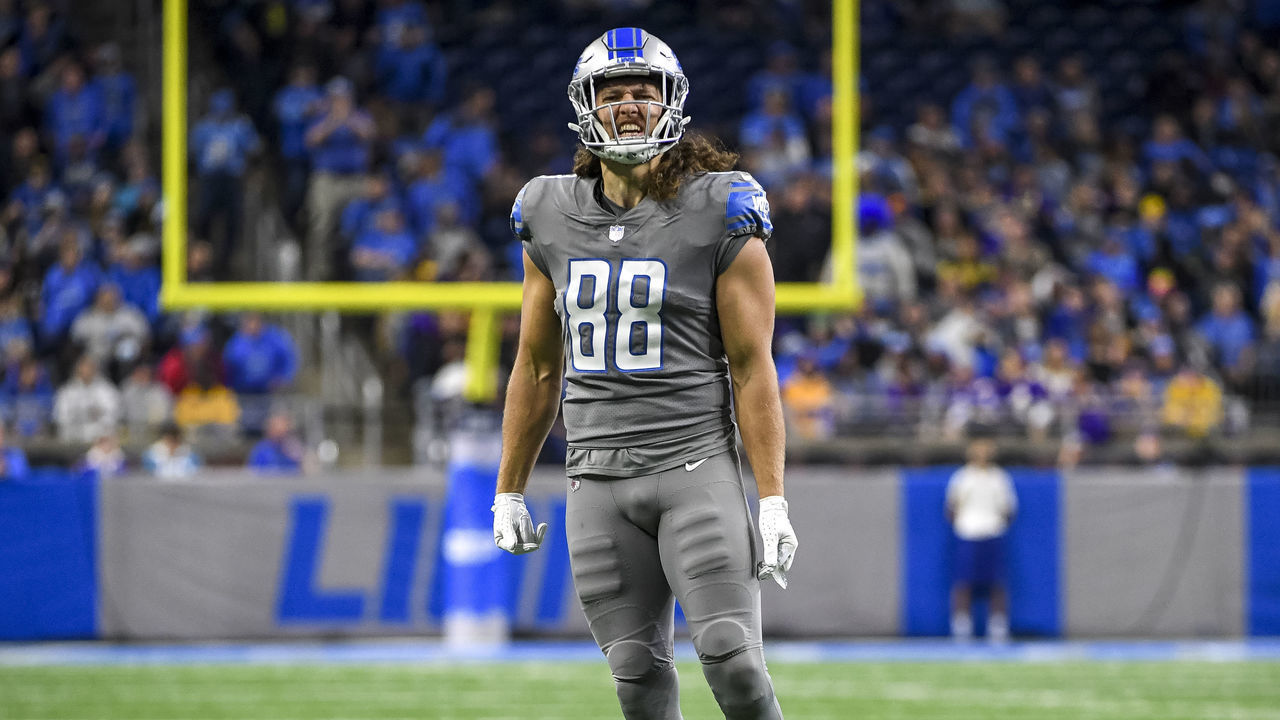 DETROIT, MICHIGAN - DECEMBER 05: T.J. Hockenson #88 of the Detroit Lions celebrates after scoring a touchdown during the second quarter against the Minnesota Vikings at Ford Field on December 05, 2021 in Detroit, Michigan. "n