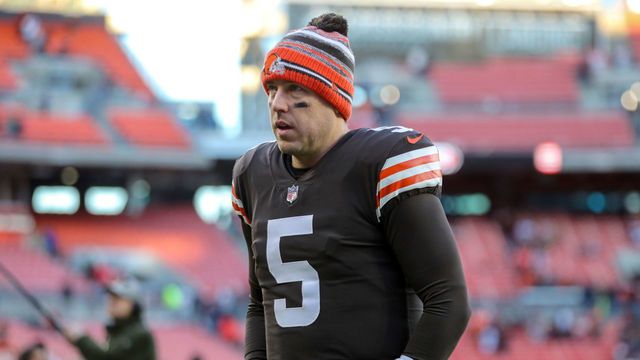 CLEVELAND, OH - DECEMBER 12: Cleveland Browns quarterback Case Keenum (5) leaves the field following the National Football League game between the Baltimore Ravens and Cleveland Browns on December 12, 2021, at FirstEnergy Stadium in Cleveland, OH.