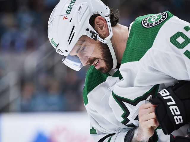 SAN JOSE, CA - DECEMBER 11: Dallas Stars center Tyler Seguin (91) winces in pain during the NHL game between the San Jose Sharks and the Dallas Stars on December 11, 2021 at SAP Center in San Jose, CA.