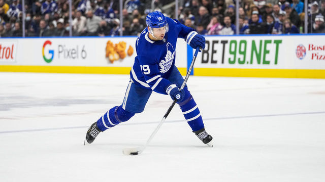 TORONTO, ON - NOVEMBER 16: Jason Spezza #19 of the Toronto Maple Leafs shoots the puck against the Nashville Predators during the third period at the Scotiabank Arena on November 16, 2021 in Toronto, Ontario, Canada.