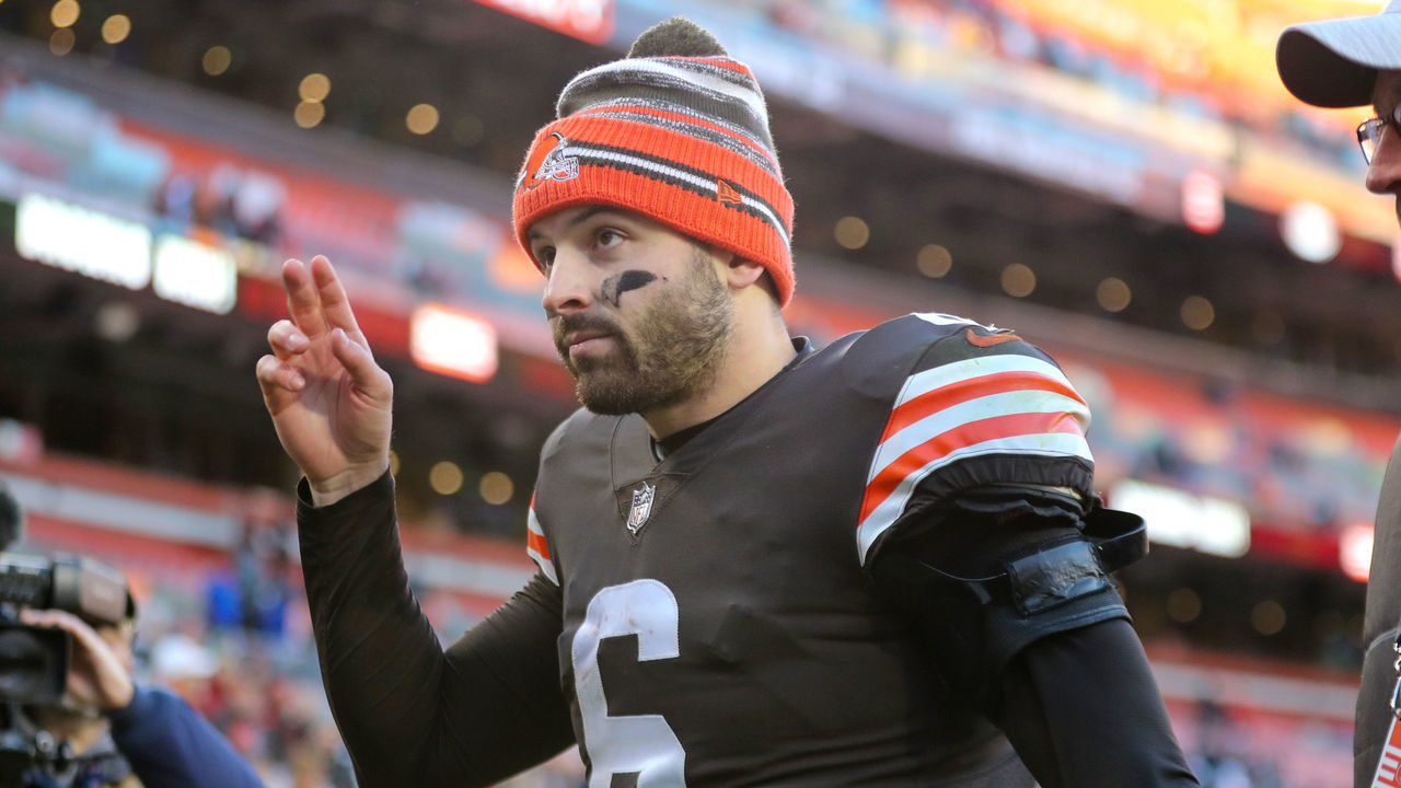 CLEVELAND, OH - DECEMBER 12: Cleveland Browns quarterback Baker Mayfield (6) leaves the field following the National Football League game between the Baltimore Ravens and Cleveland Browns on December 12, 2021, at FirstEnergy Stadium in Cleveland, OH.
